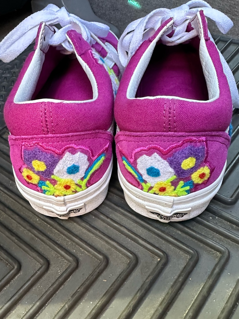 Vans Magenta Suede Floral Embroidered Low-Top Sneakers - Picture 3 of 7